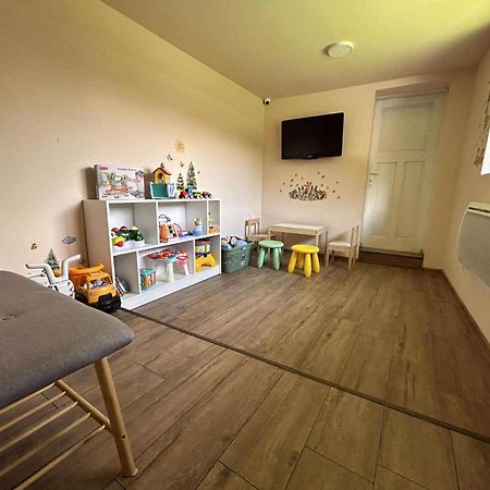 Forest Oasis Guest House Free Parking ساباريفا بانيا المظهر الخارجي الصورة
